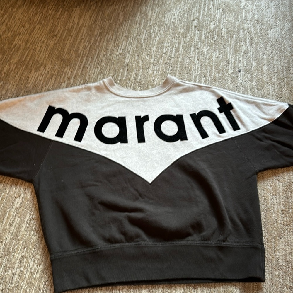 The coolest sweatshirt I just have 2 of the same that’s why I’m selling